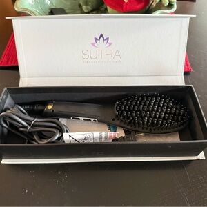Sutra Hair Straightening Brush